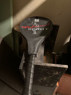Tennis racket with case like new