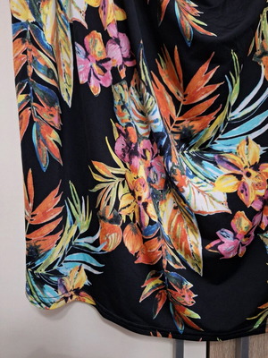 Printed blouse draped front with rings on straps, like new, Fashion Plus