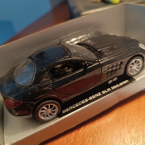 Mercedes SLR McLaren 1:32 model car new