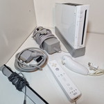 Nintendo Wii console like new, complete set