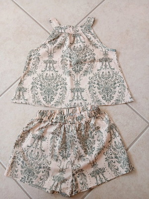 Girls' set beige like new for 3 years old
