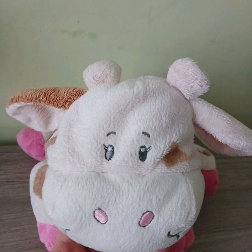 Plush toy like new with rattle for babies