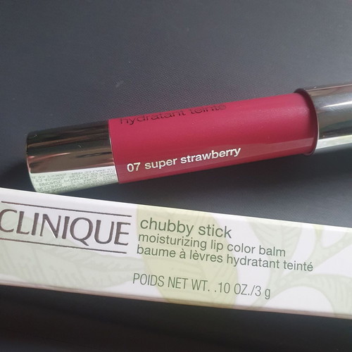 Clinique stick lip balm like new, used 2 times