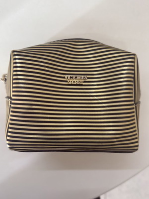 Τσαντάκι Victoria's Secret μεταχειρισμένο, μαύρο με χρυσαφί λεπτομέρειες