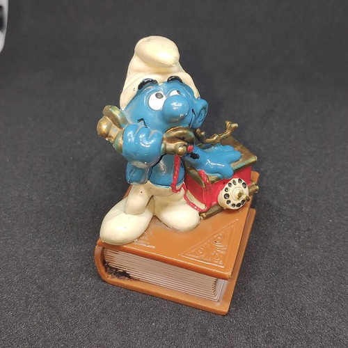 Smurf Peyo Figure with Phone and Box like new