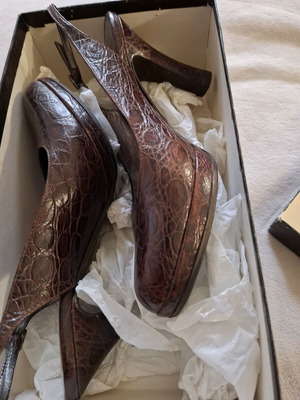 Danos Brown Leather Slingback Pumps like new, croco style, size 36.5-37