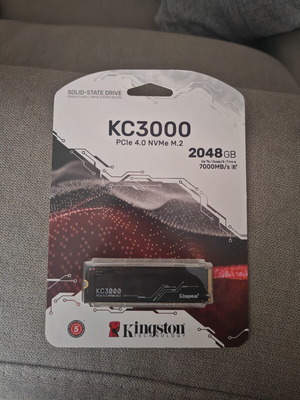 Kingston KC3000 2TB PCIe 4.0 NVMe M.2 SSD, PS5 compatible