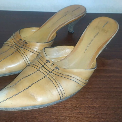 Brown high heel shoe size 39 used with minimal wear