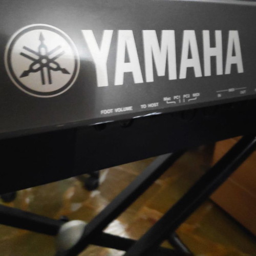 Yamaha Psr 640 Arranger Synthesizer Workstation 61-Key Keyboard used