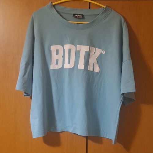 Women's T-shirt turquoise size S like new, loose fit cotton