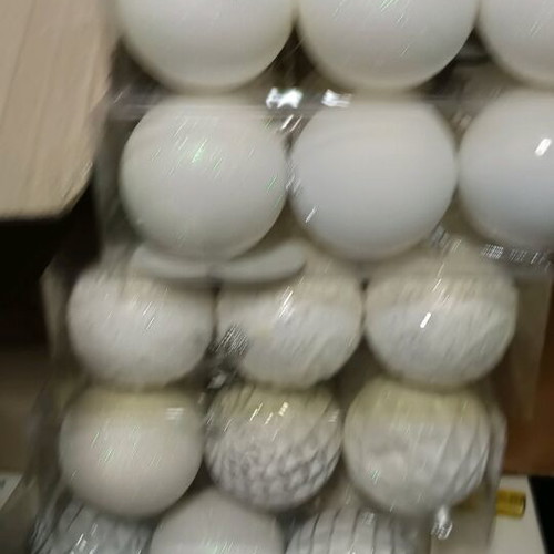 White Christmas tree ornaments new, set of 212 pieces