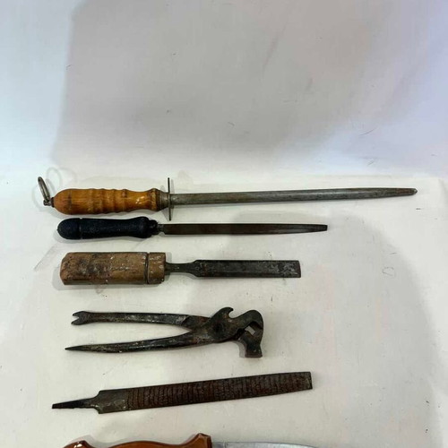 Set of 6 various tools used
