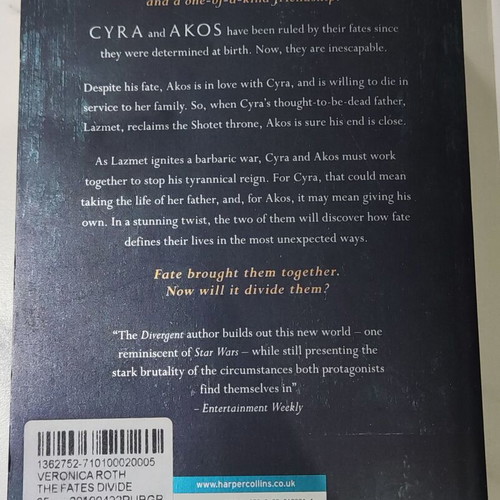 The Fates Divide book like new, Veronica Roth