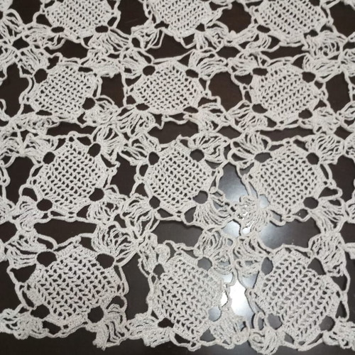 Vintage handmade lace table runner new condition