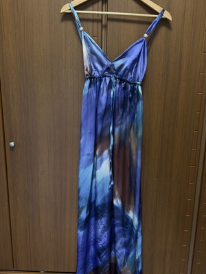On Line evening dress used, satin texture, blue and purple, size M