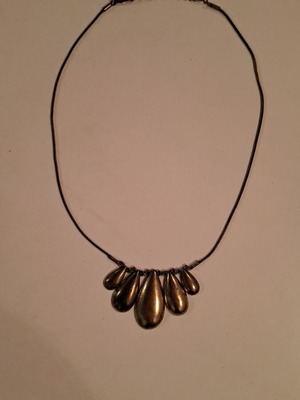Bronze necklace used