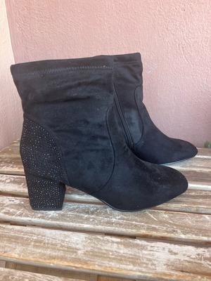 Μποτάκια suede