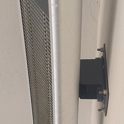 Outdoor electric heater like new, 1800W wall or ceiling mount