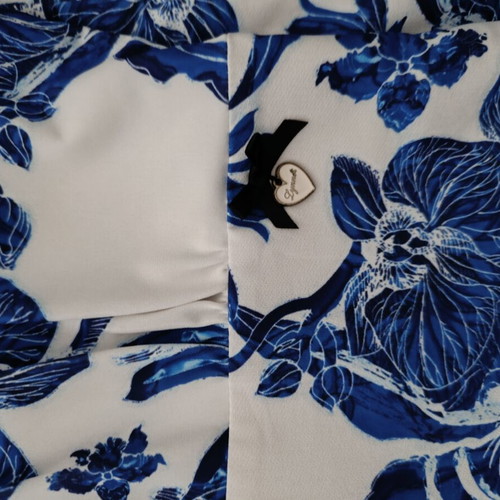 Halterneck floral dress Lynne like new, white and blue, size M