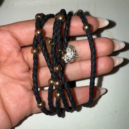 Magnetic bracelets like new, set of 2 with magnetic clasp