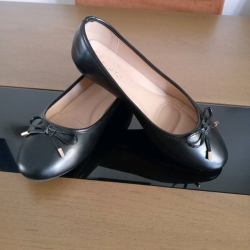 Plato ballerinas size 37 like new, black