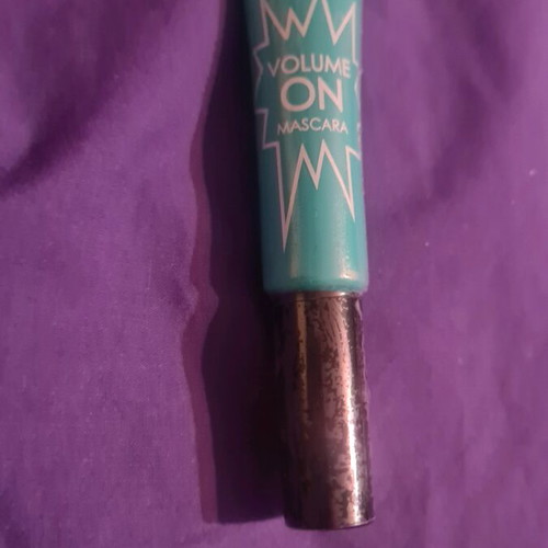 Mascara green new