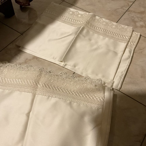 Satin luxury double bed sheets like new, elegant ecru-sugar color