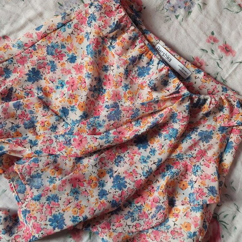 Bershka skirt shorts multicolor size XS like new