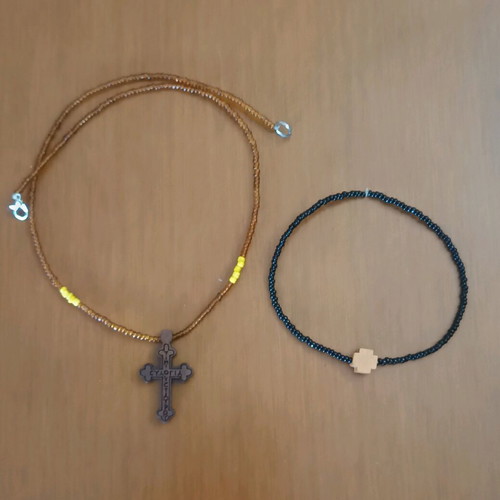 Necklace and bracelet set with wooden cross new