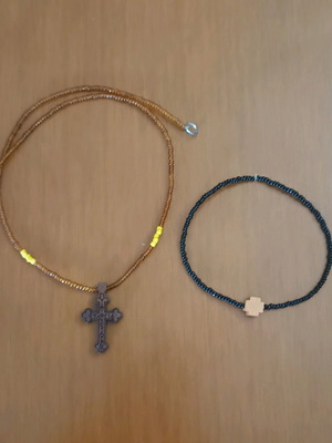 Necklace and bracelet set with wooden cross new