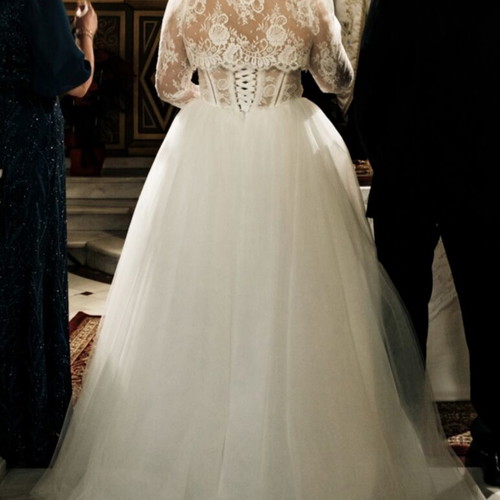 Romantic wedding dress new, lace and tulle, size 44 adaptable