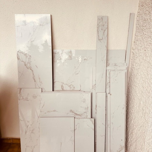 White tiles of excellent quality, 23 pieces, new