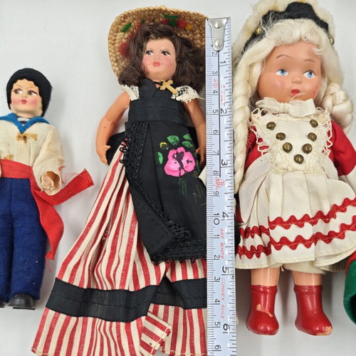 European collectible dolls used, very good condition