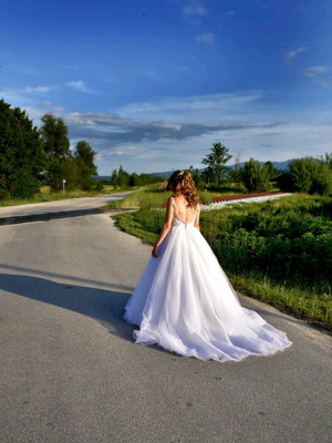Demetrios wedding dress like new, white with glitter, size XL