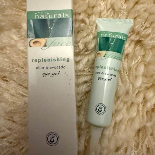 Avon facial care set new