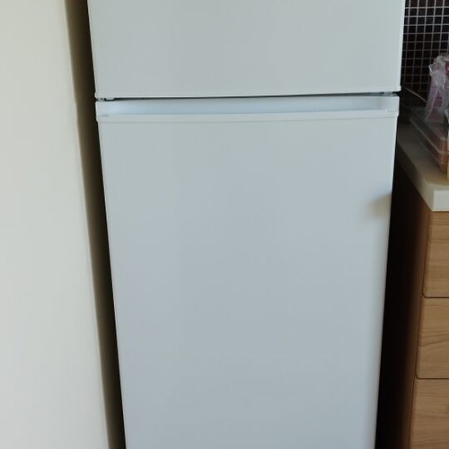 Morris fridge freezer, like new, 140cm height