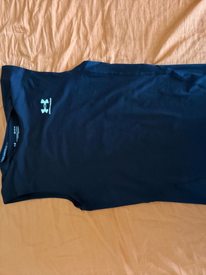 Under Armour ανδρική μπλούζα Medium σαν καινούργια για γυμναστική