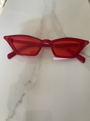 Retro Slim Cat-Eye Women's Sunglasses, red