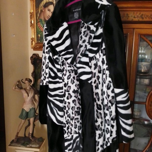 Bebe velvet coat unused size M