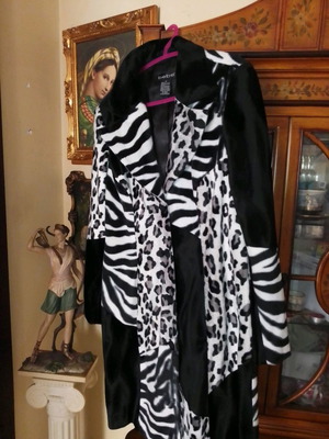 Bebe velvet coat unused size M