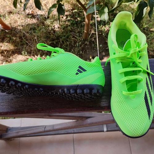 Ποδοσφαιρικά παπούτσια Adidas σχεδόν καινούργια, μέγεθος 39,5, πράσινα