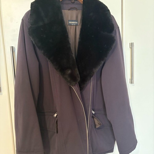 Federica jacket used with lining and fur collar, size L