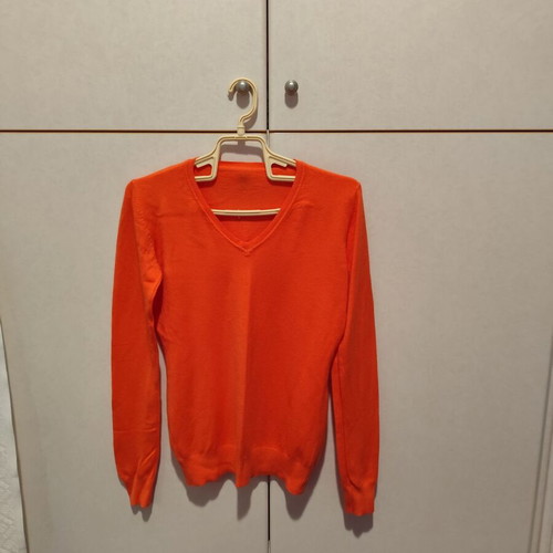 Celestino orange pullover new, size small