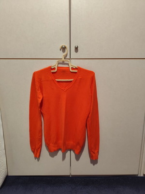 Celestino orange pullover new, size small