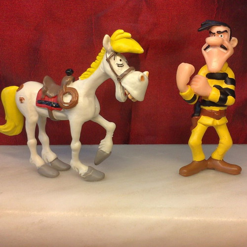Plastoy 2 figures Dolly and Dalton like new
