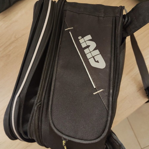 Givi magnetic tank bag 25L
