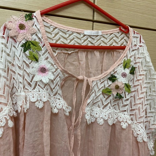 Blouse XL new, pink with lace and embroidery