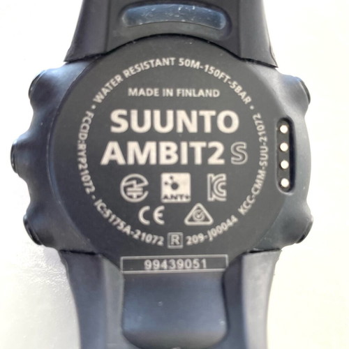 Suunto watch for sea and mountain athletes new with GPS and heart rate sensor