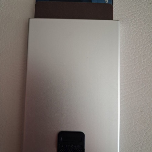 Samsonite card holder like new, silver, RFID and NFC protection