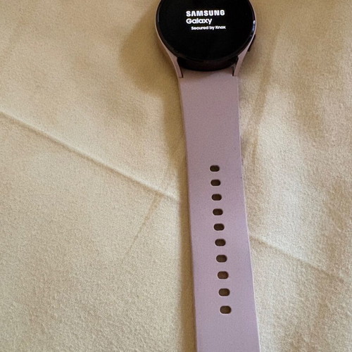 Samsung Galaxy Watch 4 Pink Gold 40mm like new with charger and box